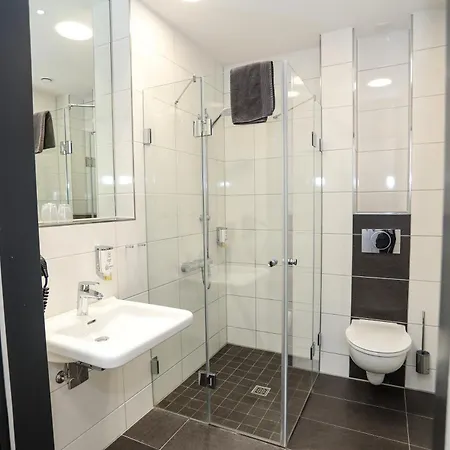 Sportschule Wedau Отель Дуйсбург