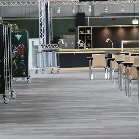 Sportschule Wedau Отель Дуйсбург