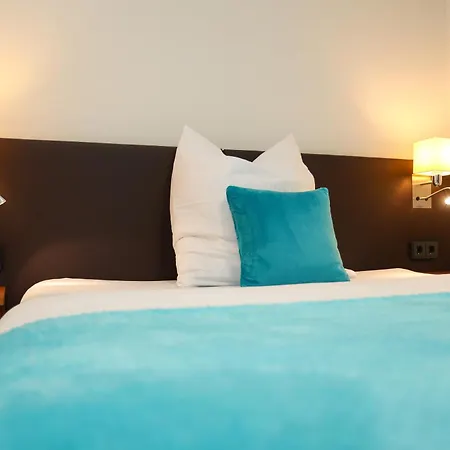 Sportschule Wedau Отель Дуйсбург